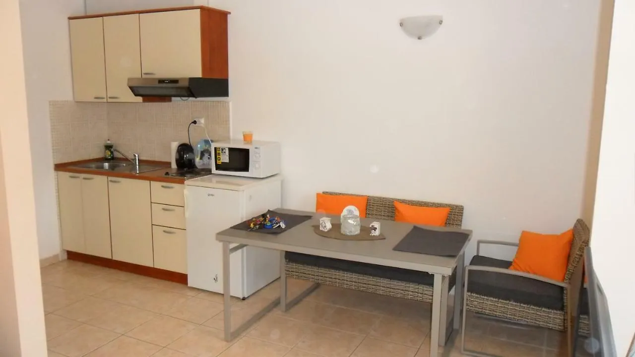 Apartment Villa Businci Trogir 0*,
